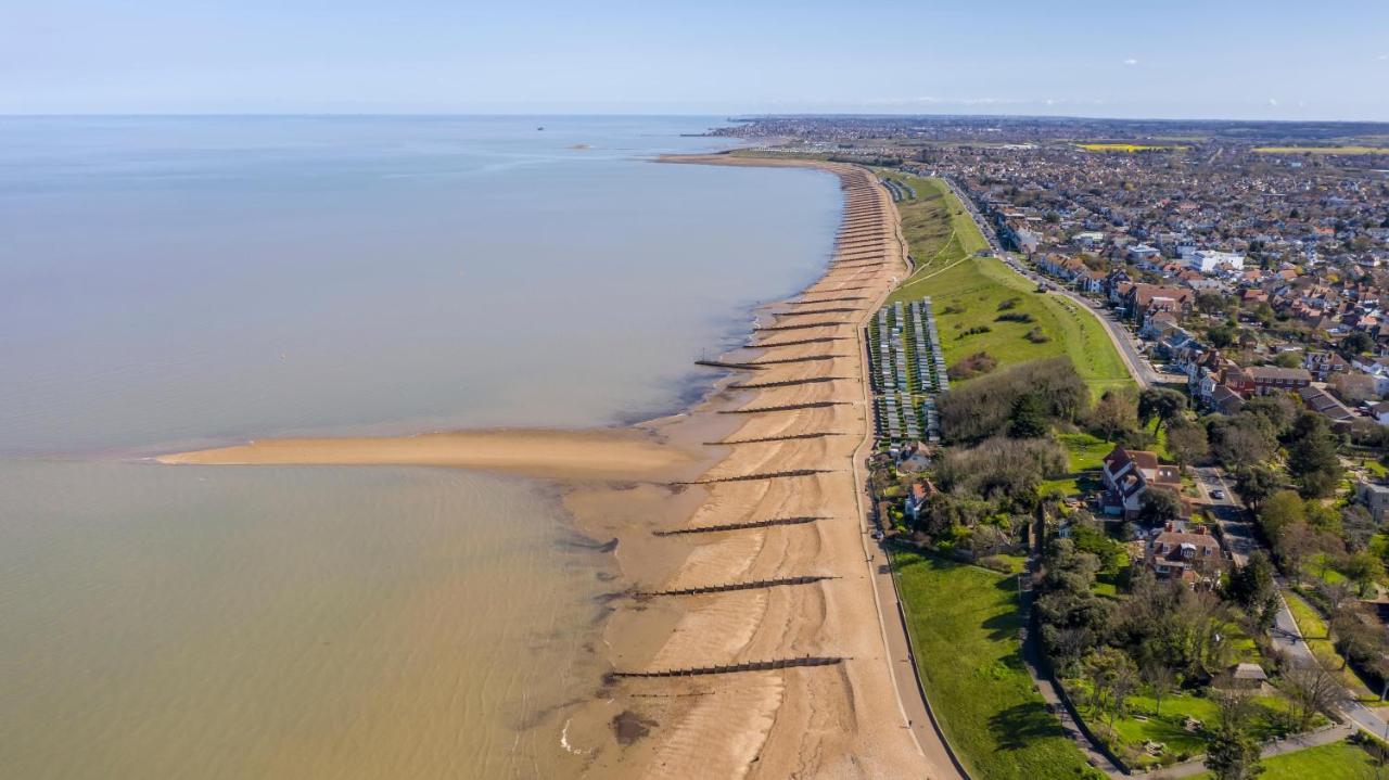 Luxury Caravan At Seaview Holiday Park In Kent Ref 47034Pb Уитстабл Экстерьер фото