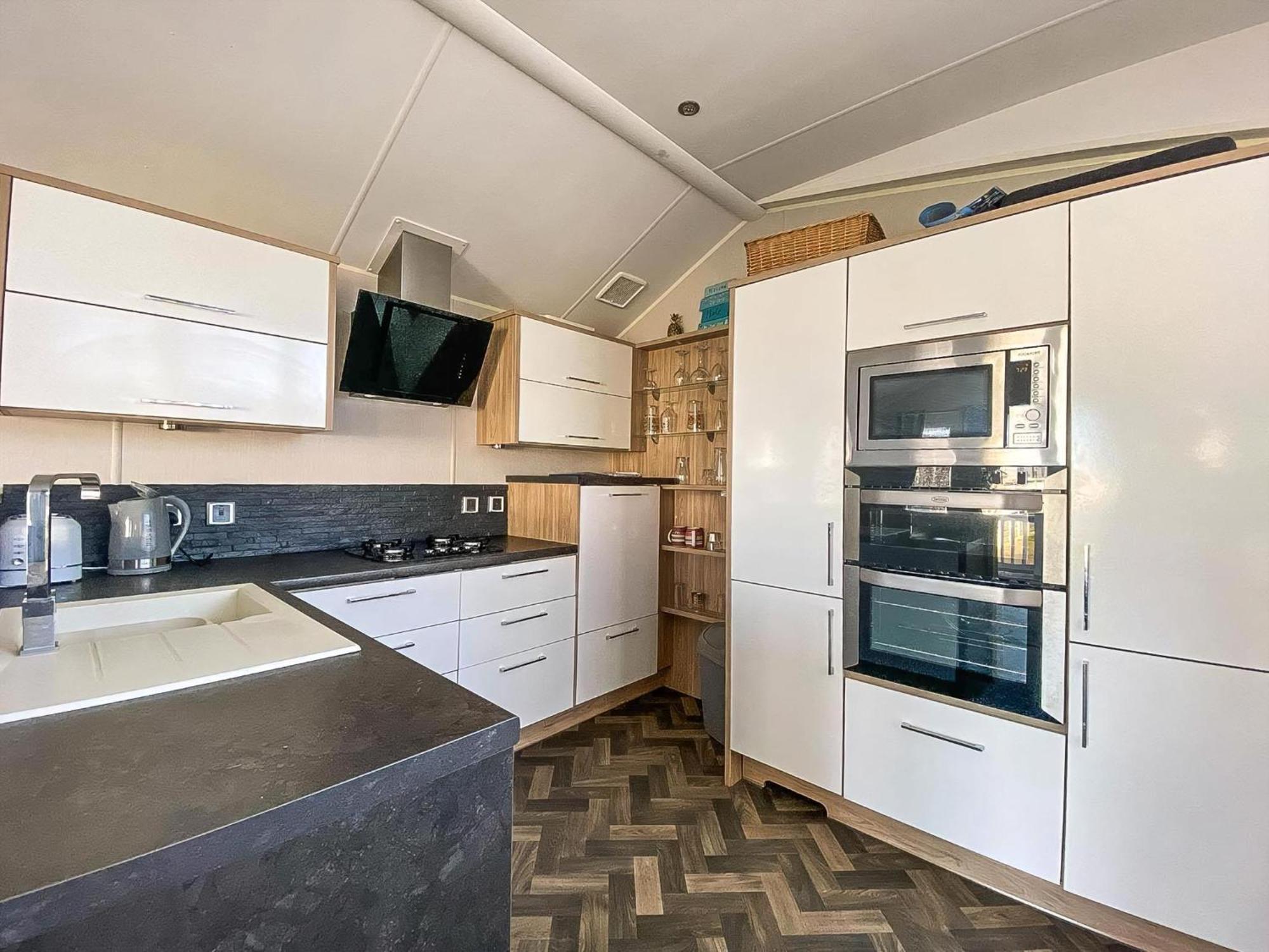 Luxury Caravan At Seaview Holiday Park In Kent Ref 47034Pb Уитстабл Экстерьер фото