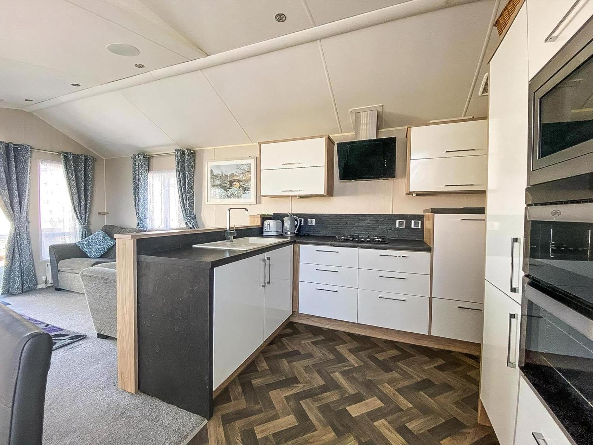Luxury Caravan At Seaview Holiday Park In Kent Ref 47034Pb Уитстабл Экстерьер фото