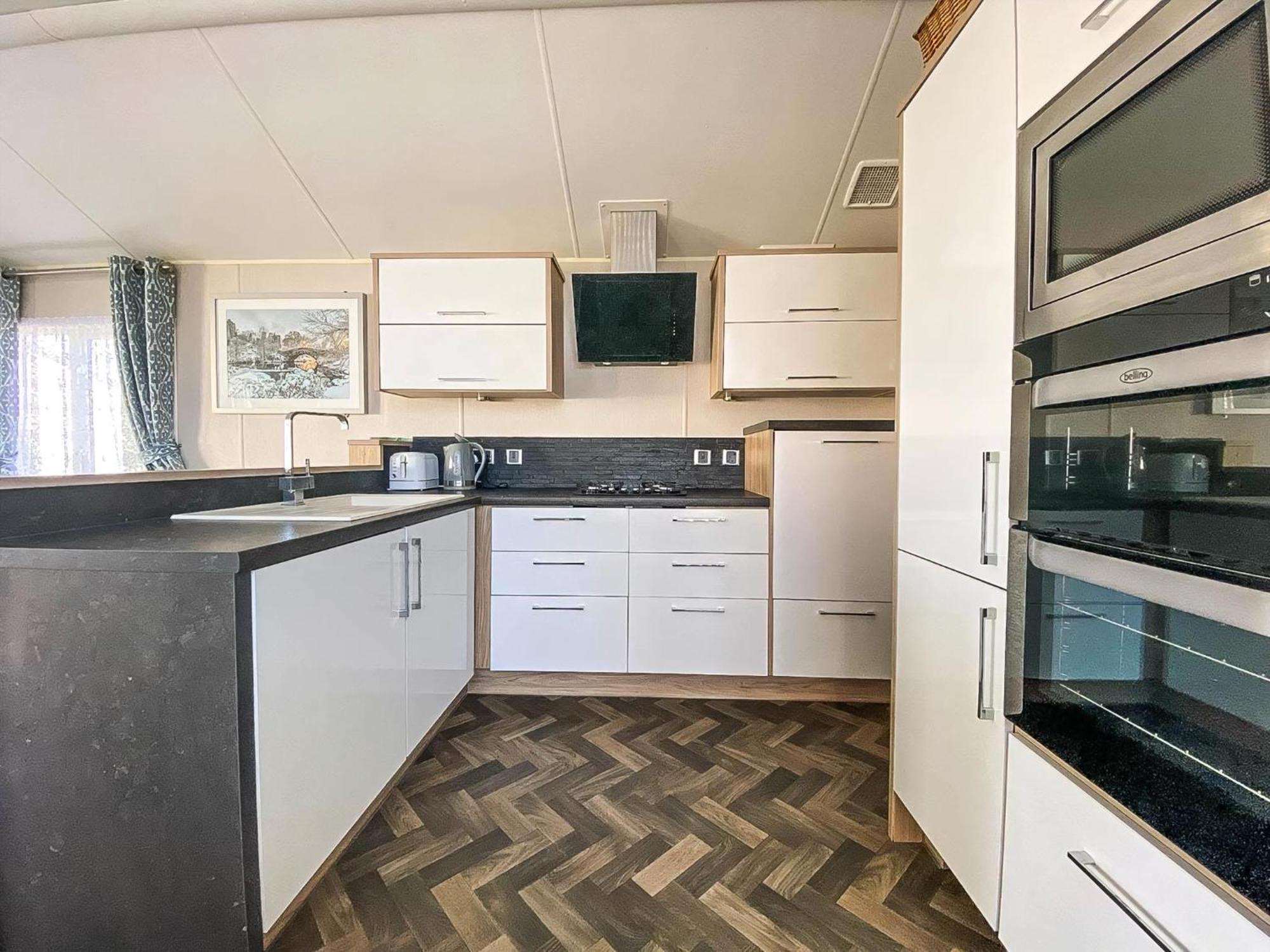 Luxury Caravan At Seaview Holiday Park In Kent Ref 47034Pb Уитстабл Экстерьер фото